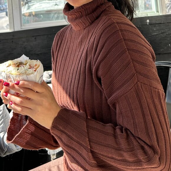 Chunky turtleneck sweater in chocolate brown - Picture 3 of 3